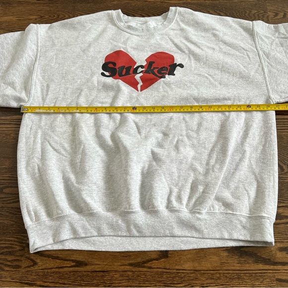 Vale Men’s Heart Sucker Imperfect & Unlucky Grey Crewneck Sweater - Picture 9 of 9